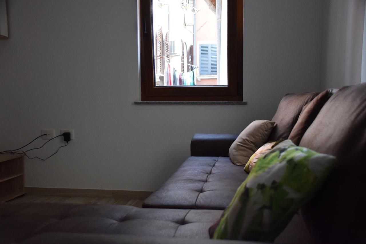White Apartment Izola Exterior foto